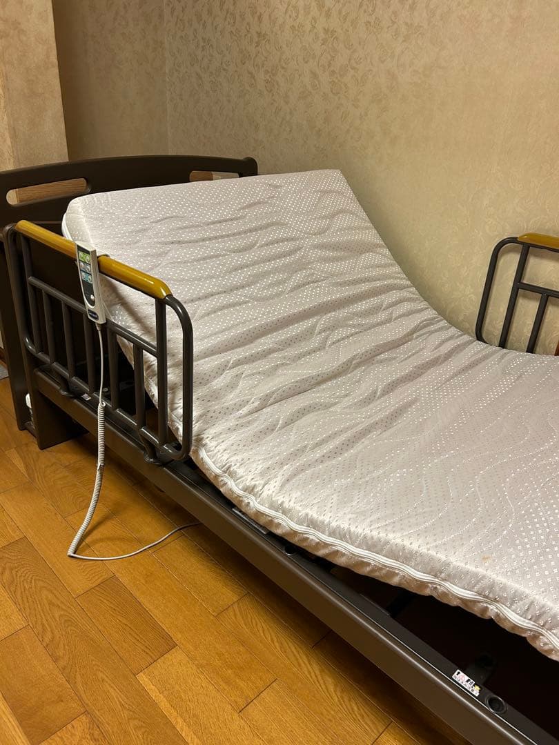 電動リクライニングベッド　専用マットレス付き