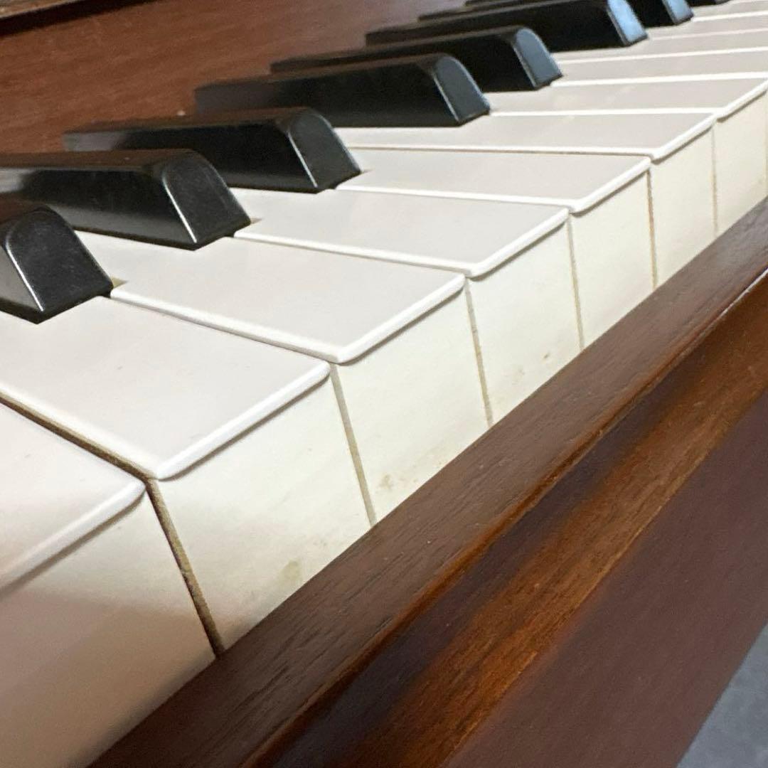 ヤマハ アップライトピアノ 木目 ブラウン 付属品付き - メルカリ