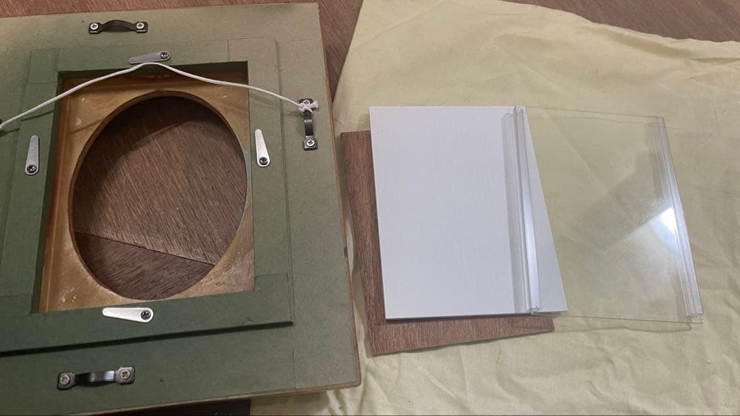 アンティーク ゴールド装飾フォトフレーム 20cm×17.5cm