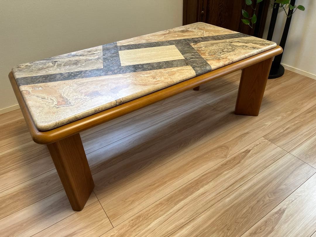 margoshaページ応接テーブル(天然大理石テーブル)