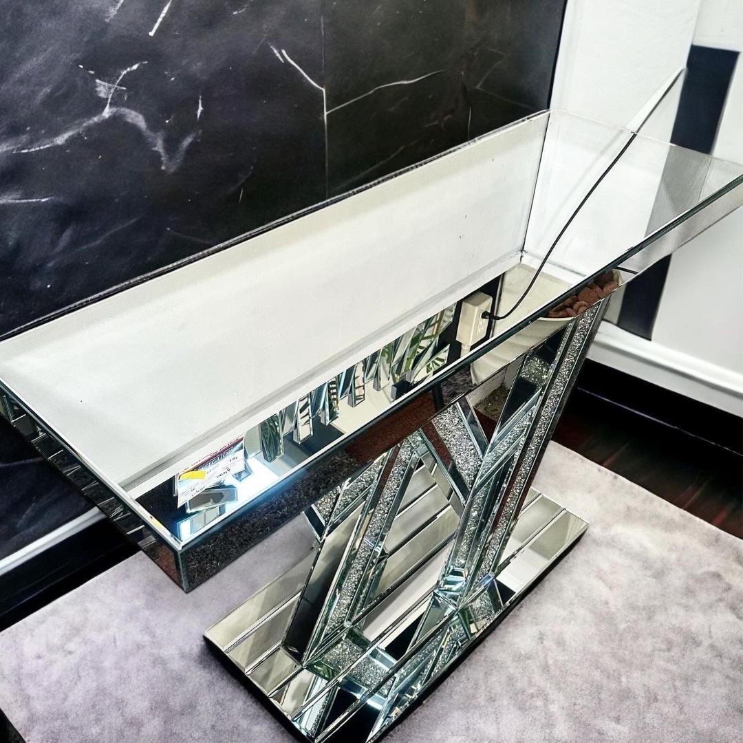 クリスタル付き鏡張りサイドボード