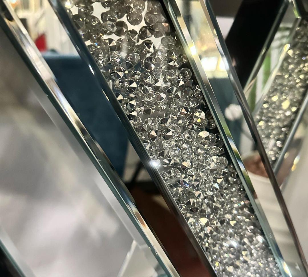 クリスタル付き鏡張りサイドボード