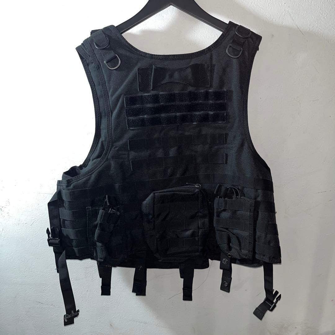 黒 タクティカルベスト モールシステム　防弾チョッキ