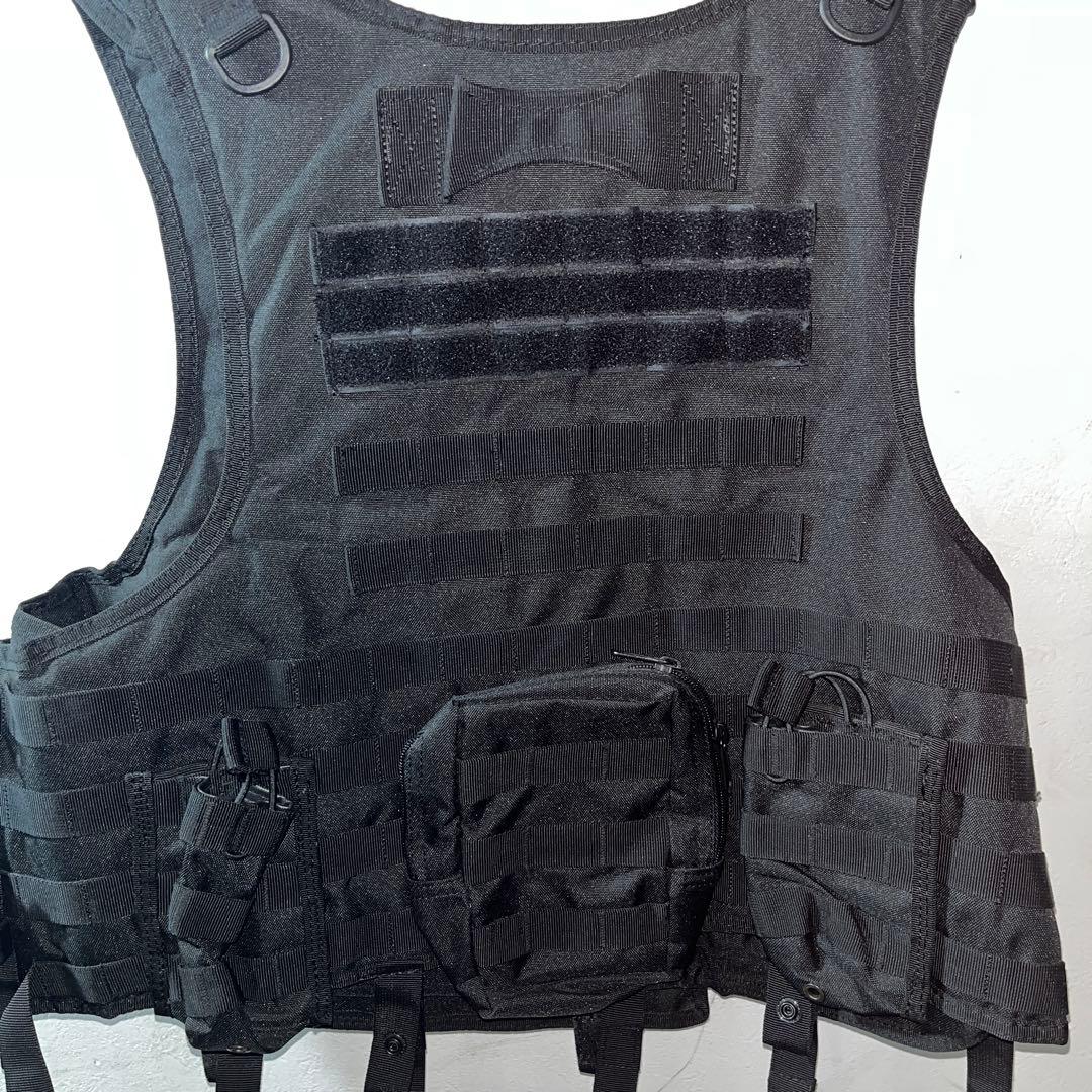 黒 タクティカルベスト モールシステム　防弾チョッキ