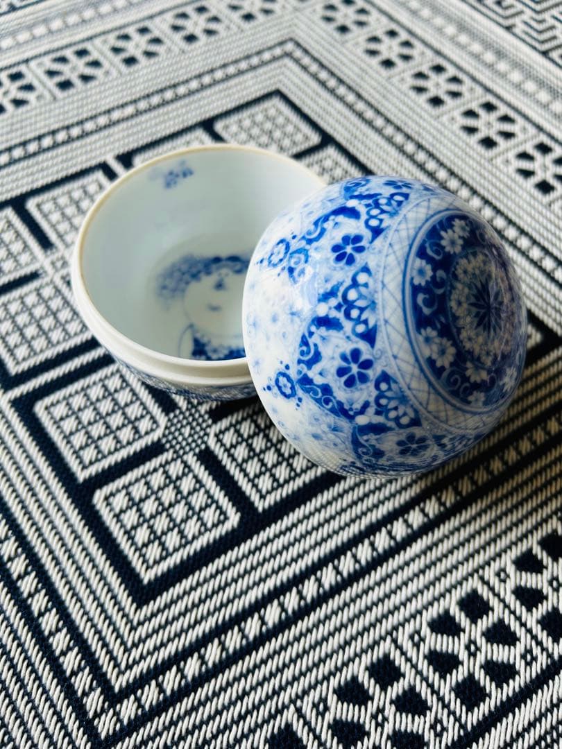 橋本よしこさん作　蓋もの　あのおばちゃん！