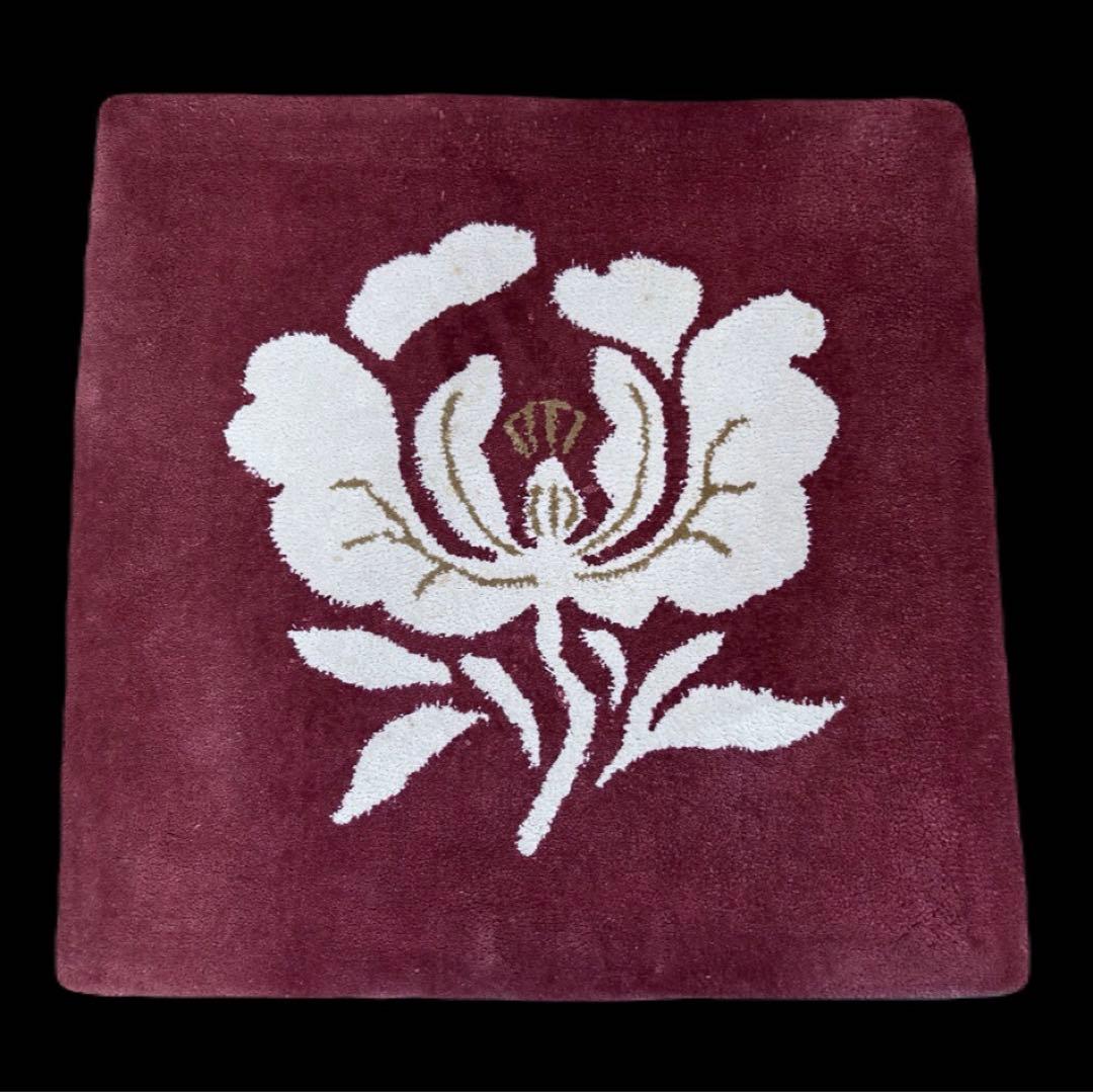 鍋島緞通 新鍋島 吉島敷物 座布団 牡丹B-1 茜地　-349-