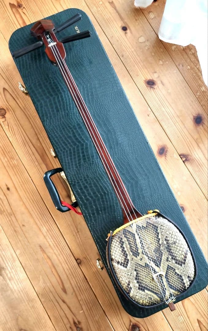 三線 黒檀 本皮一枚張りカマゴン 知念大工型