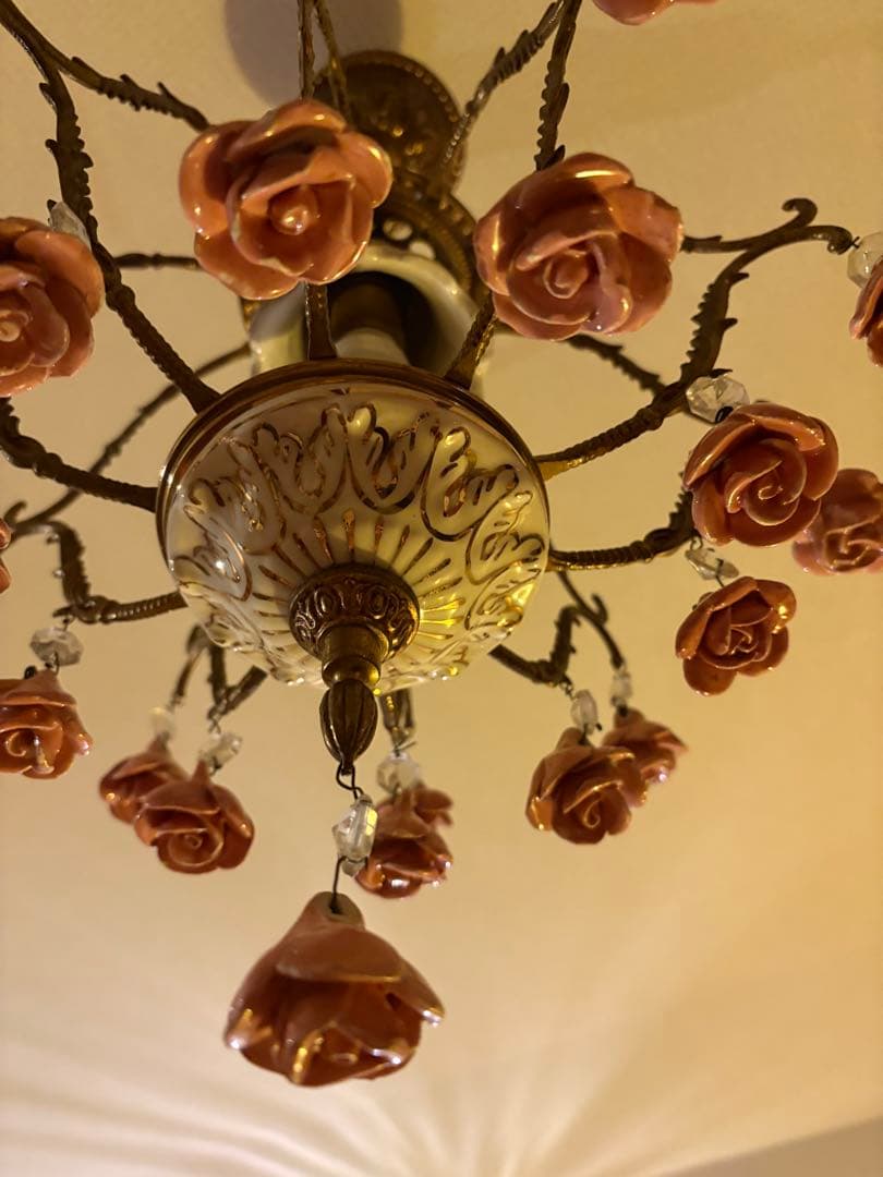 フランス　アンティーク　シャンデリア　花　薔薇　ピンク　陶器