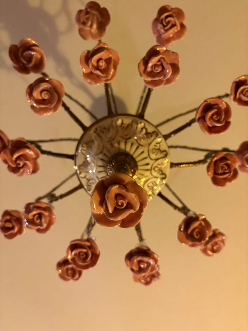 フランス　アンティーク　シャンデリア　花　薔薇　ピンク　陶器