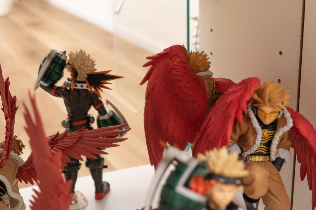 角が丸いデザイン☆３段ブラウン☆コレクションケース 脚付き