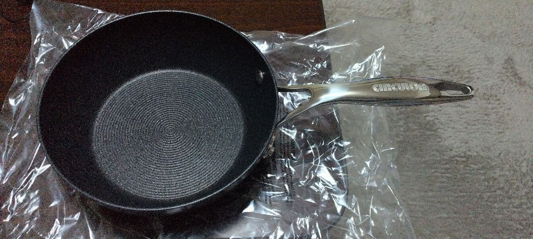 マイヤーサーキュロンフライパンセット　20cm（ガラス蓋付）