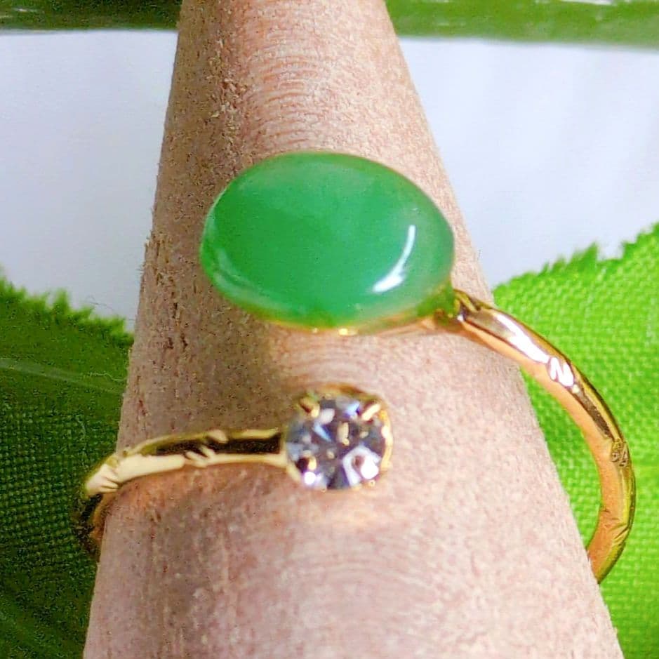 16kgpグリーンアップルな天然石翡翠樹脂コーティングフォークリング　指輪