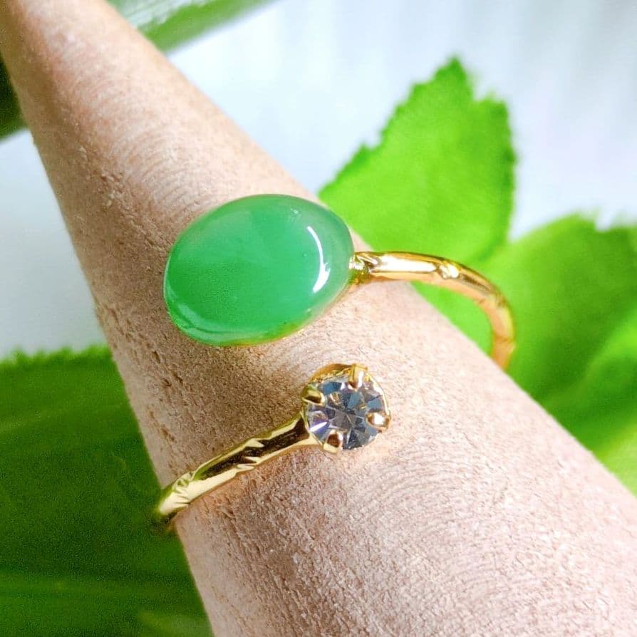 16kgpグリーンアップルな天然石翡翠樹脂コーティングフォークリング　指輪