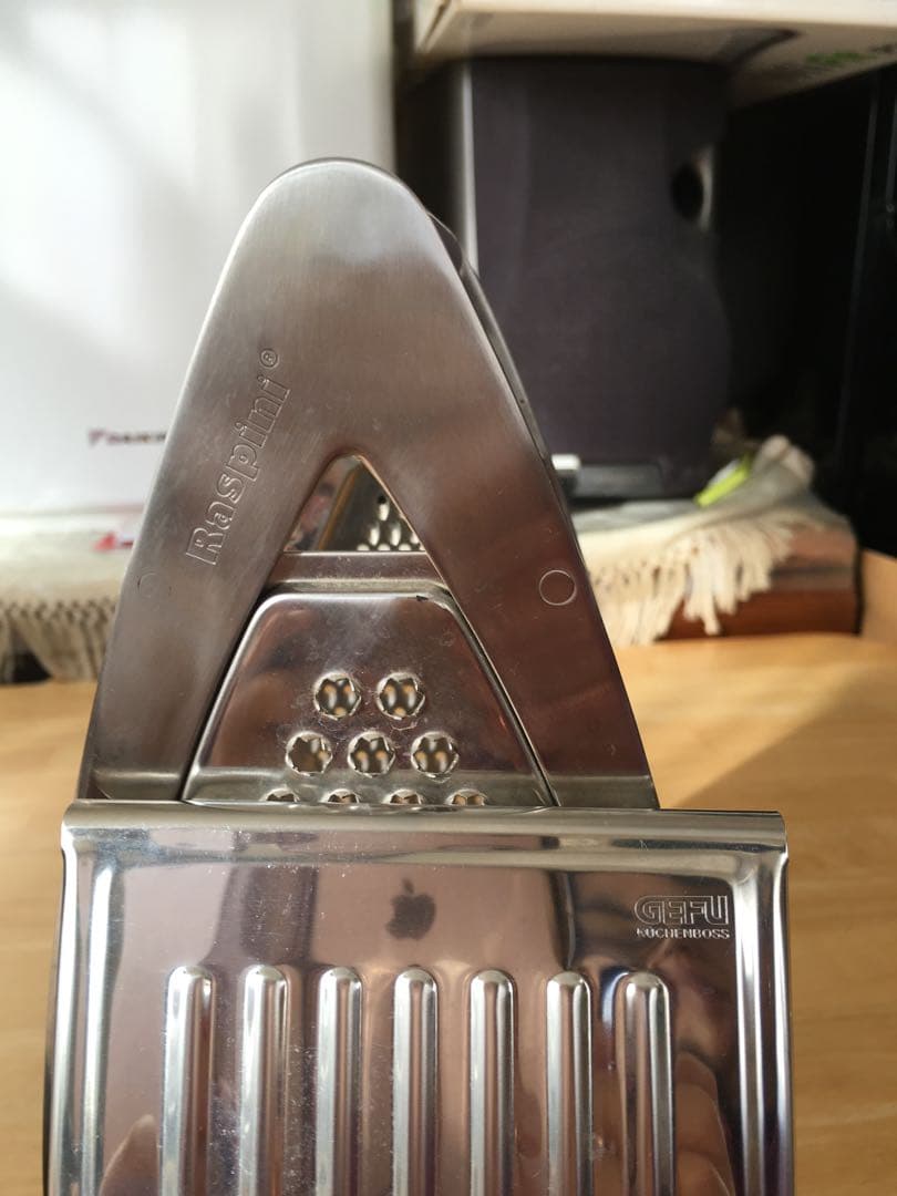 ⭐︎チーズスライサー チーズおろし器 未使用 ドイツ製 ステンレス