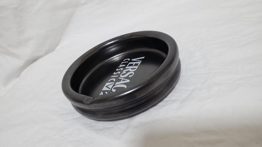 正規希少 非売品 ヴェルサーチ アイコンロゴ文字 灰皿 黒×白 アッシュトレイ