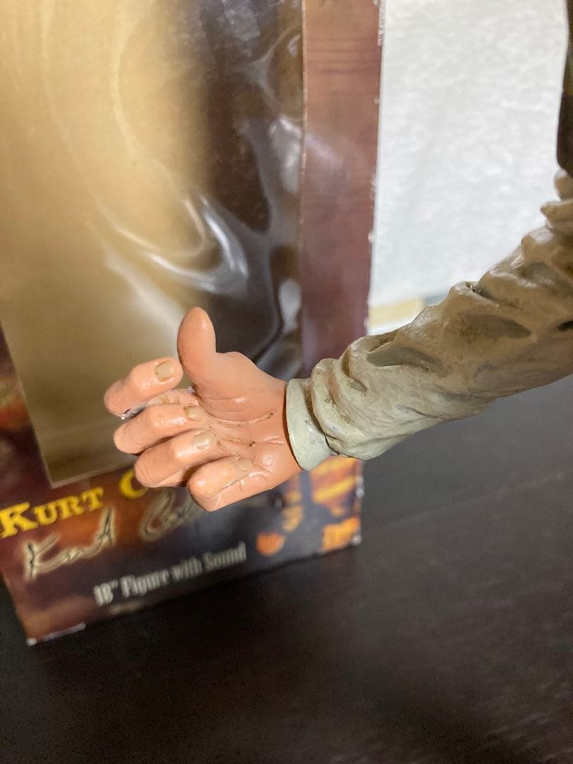 ネカ　Neca カートコバーン　 Cobain 18センチ