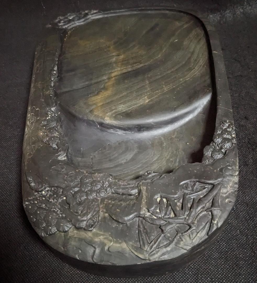 【歙州硯　松竹文特大楕硯】◆金暈金星・水波紋の美石◆12吋超◆唐木塗箱◆龍尾山