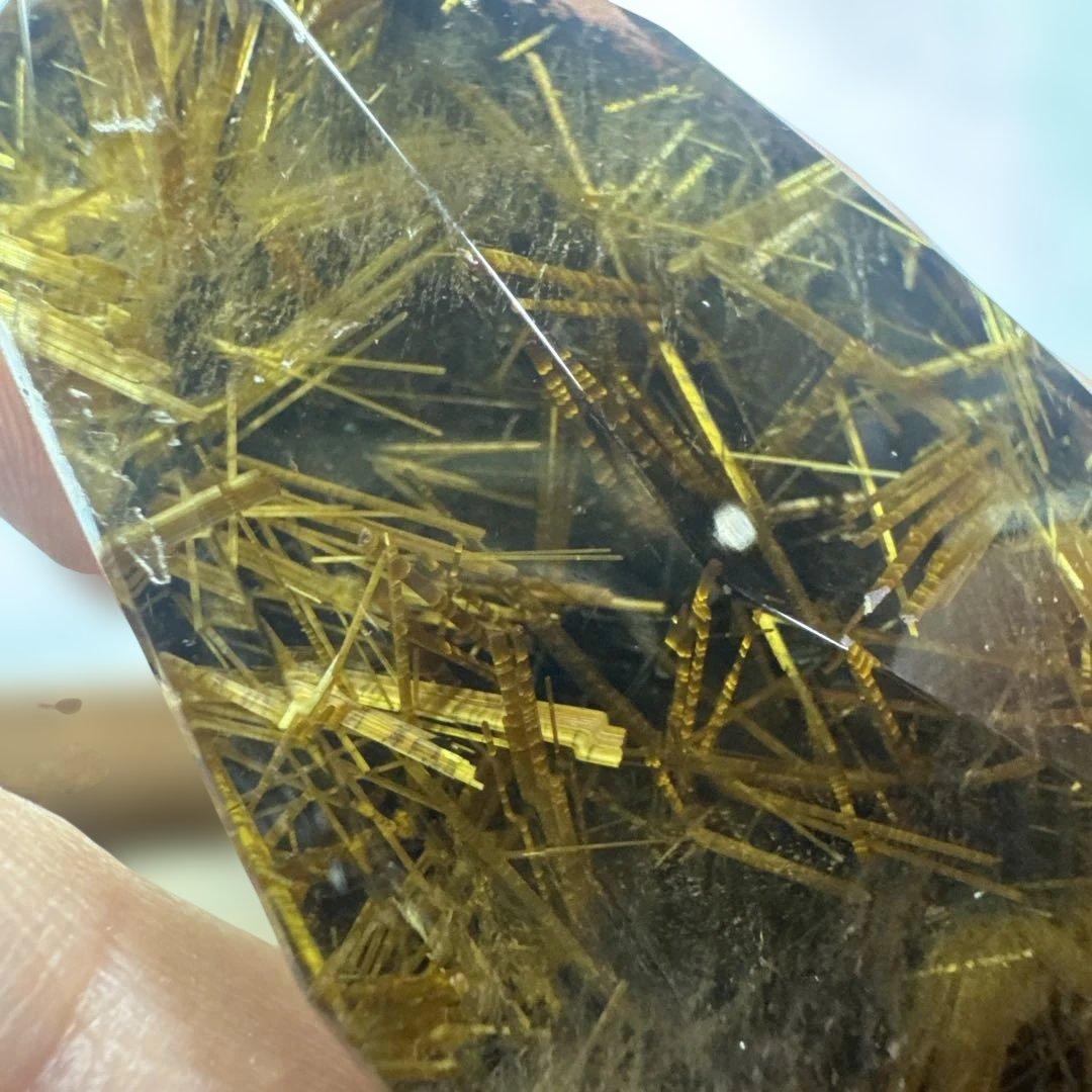 【極上品】太陽放射ルチルクォーツ 原石 ポイント 高透明 黄金針