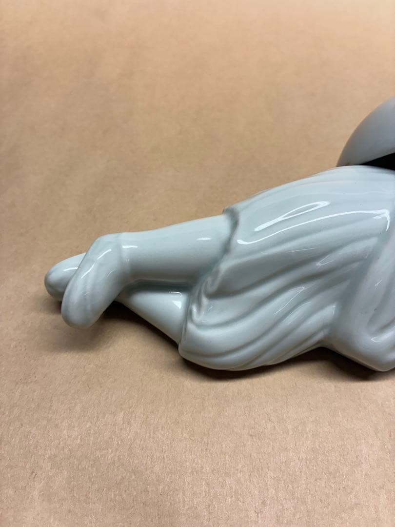 白磁　僧侶　陶器　置物