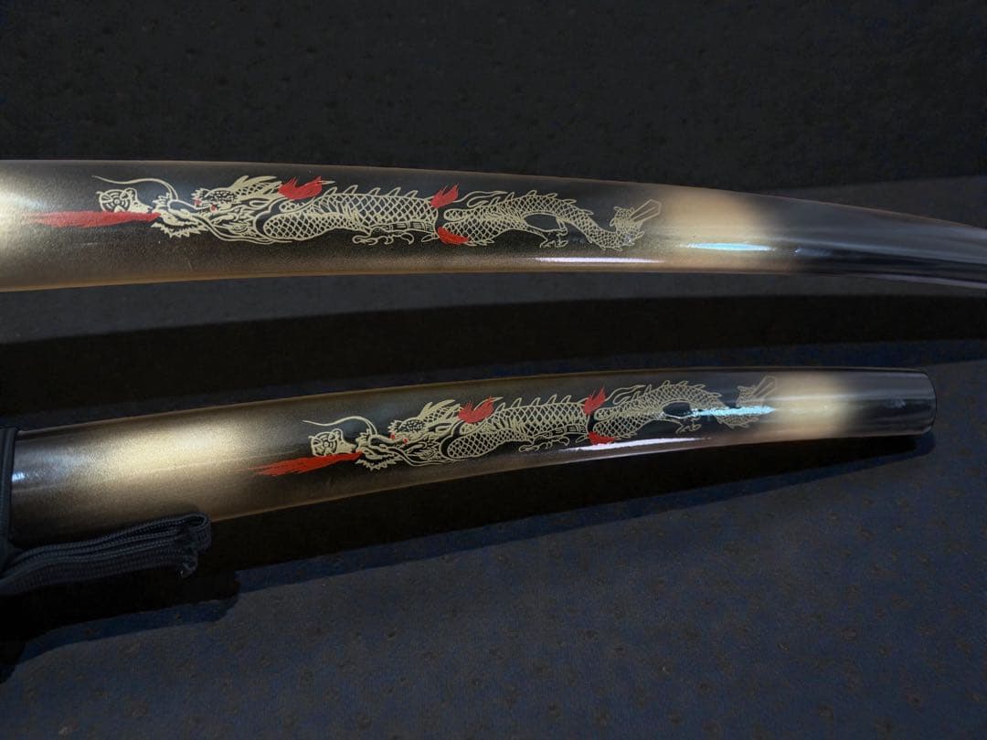 【高級鑑賞用模造刀】　蒔絵龍彫刀身大小　美品