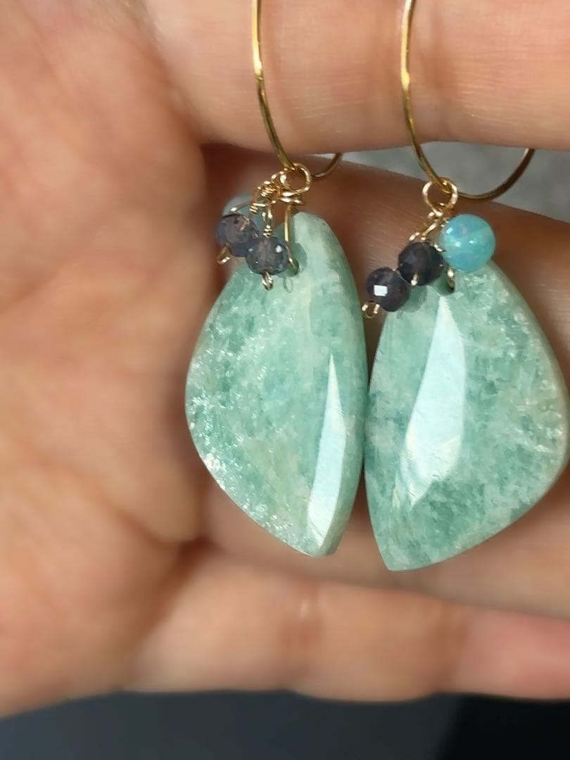 専用 キラキラアマゾナイトピアス R902