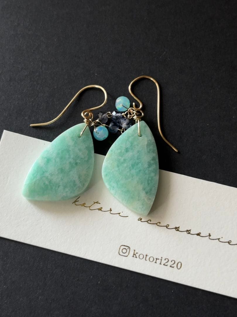 専用 キラキラアマゾナイトピアス R902