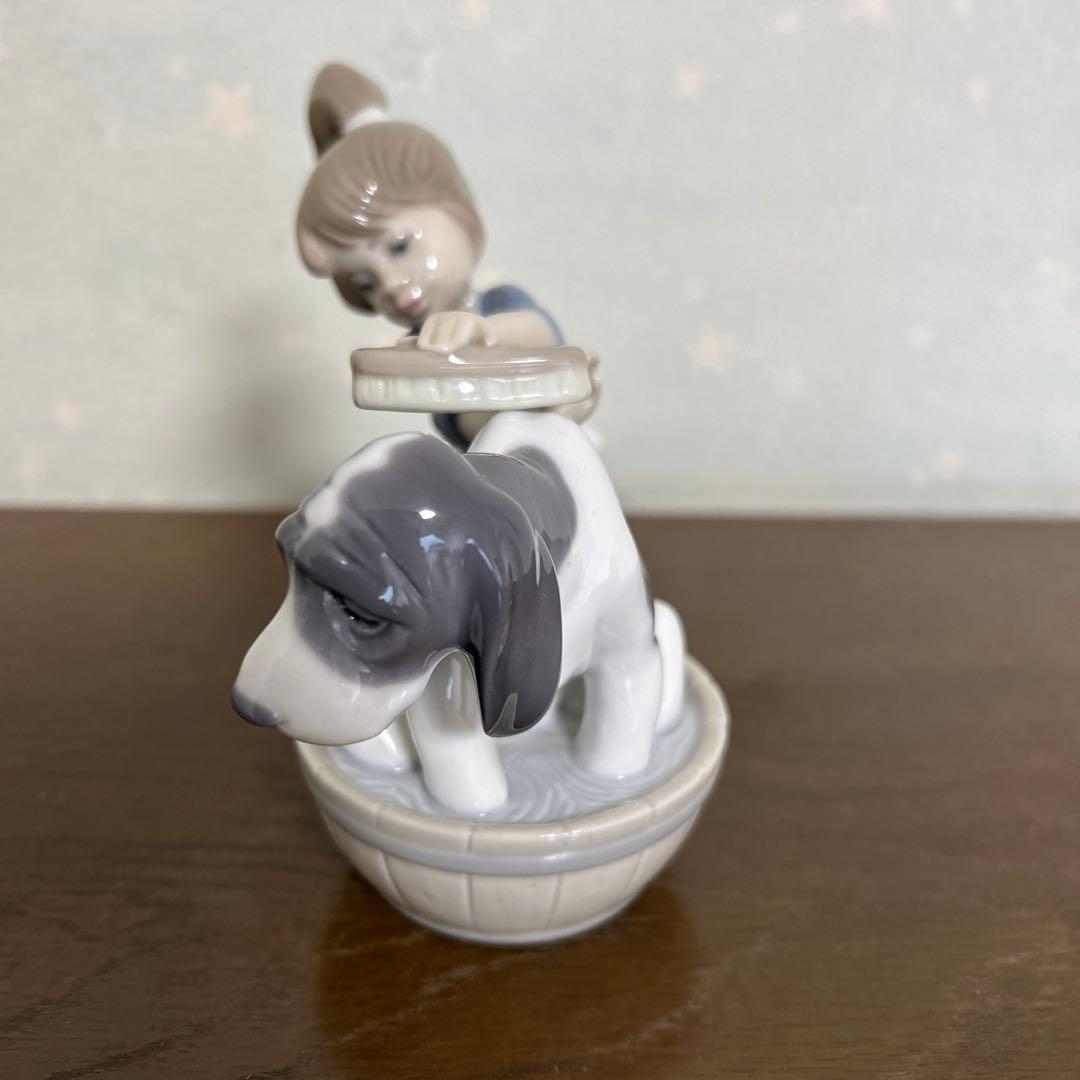 リヤドロ　犬　お風呂