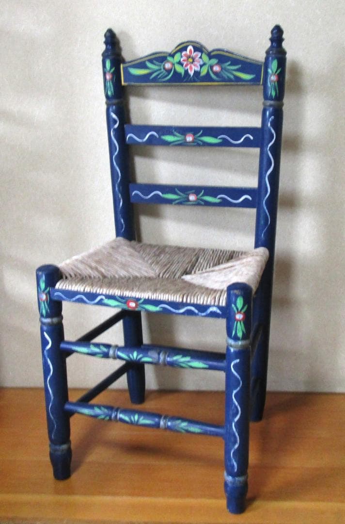 スペイン アンダルシア家具［フラメンコ椅子］色：濃い目のインクブルー　柄：手描き
