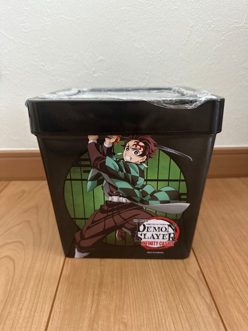 鬼滅の刃 無限城編 海外限定 光るポップコーンボックス缶