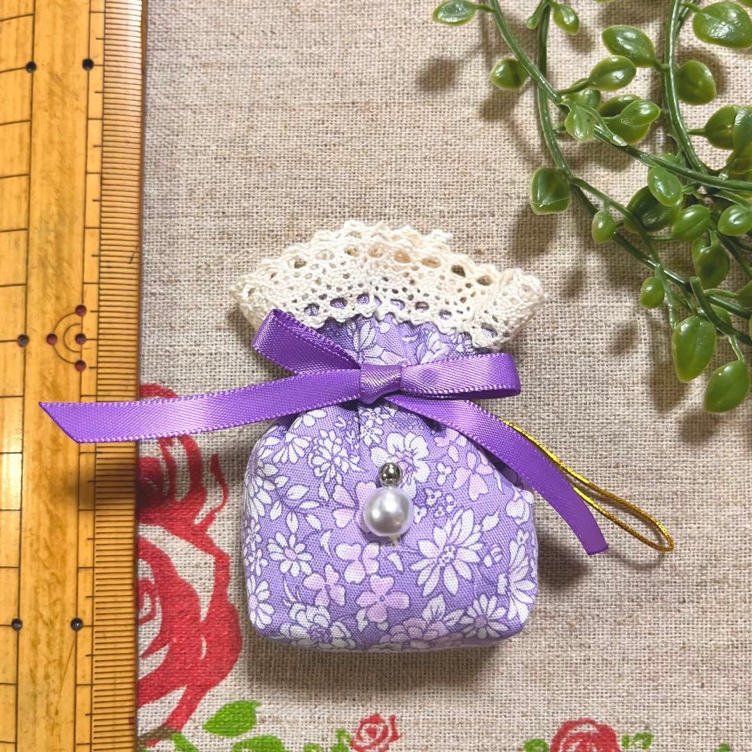 No.2302-23 ミニストラップサシェ（香り袋）春の小花柄＊パール ③