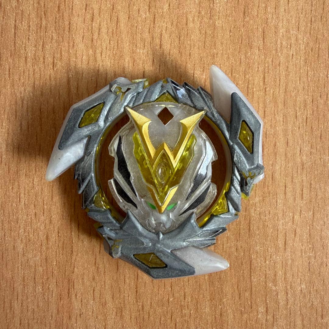 《早い者勝ち！》ベイブレードパーツとトップのまとめ売り