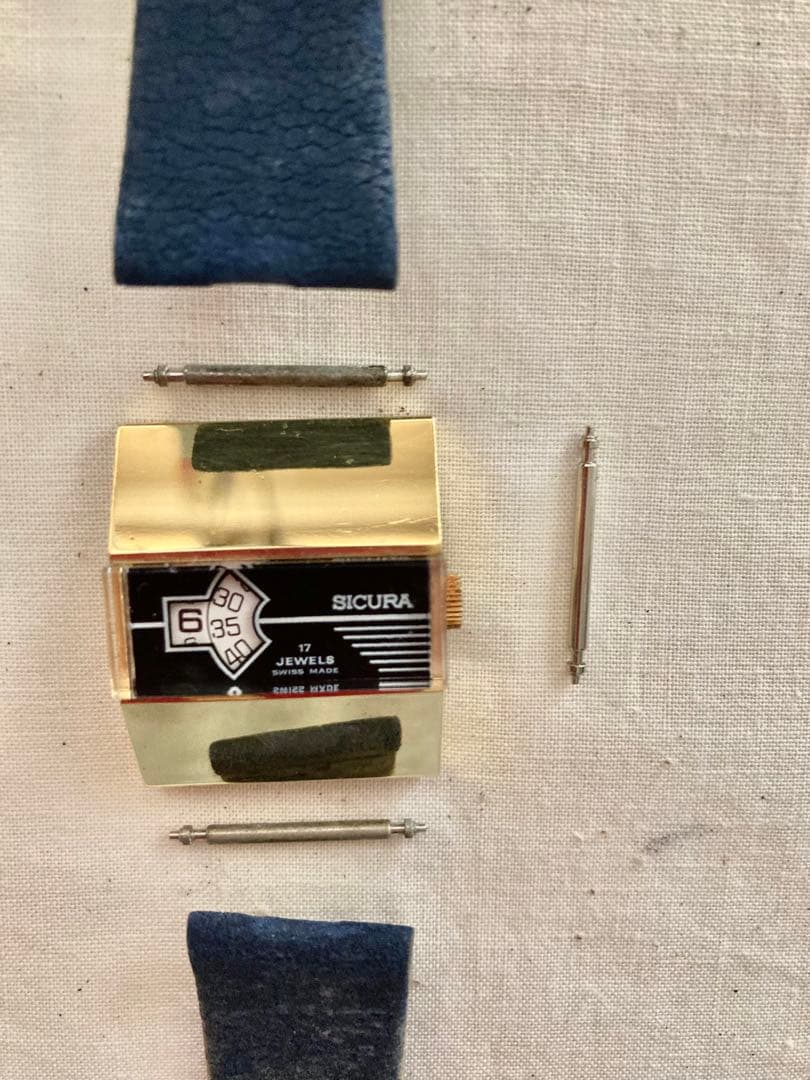 ビンテージリストウォッチ(SICURA メンテ　修理必須)