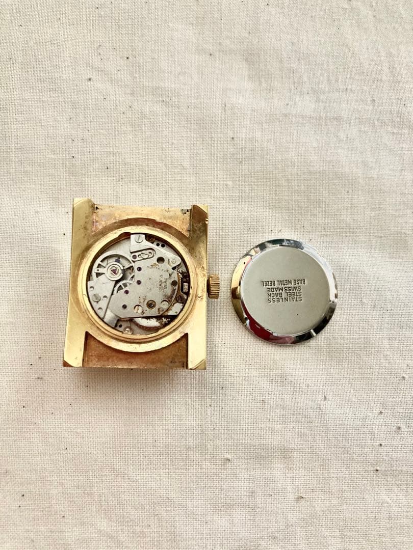 ビンテージリストウォッチ(SICURA メンテ　修理必須)