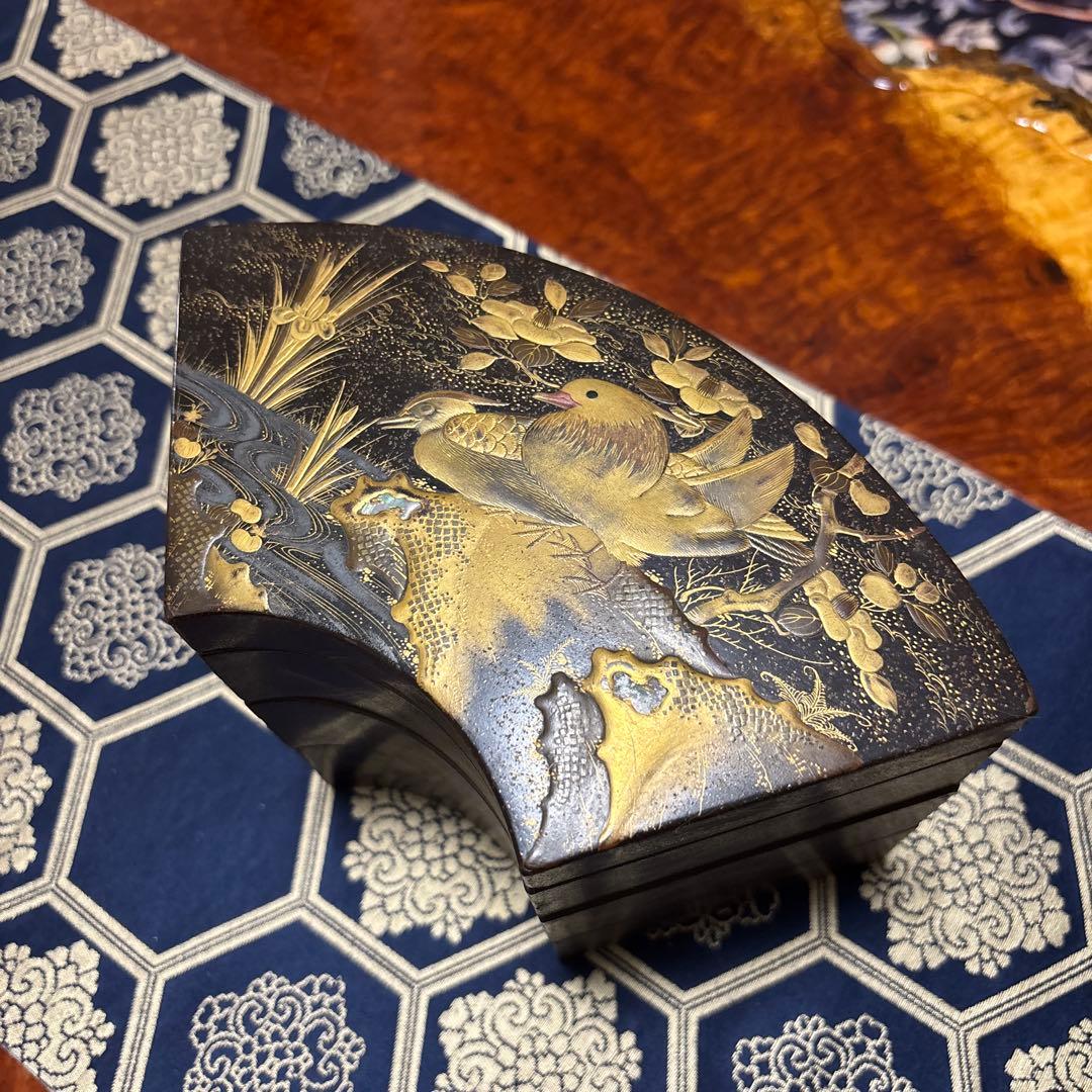 金箔の鳥の絵柄 漆器 重箱