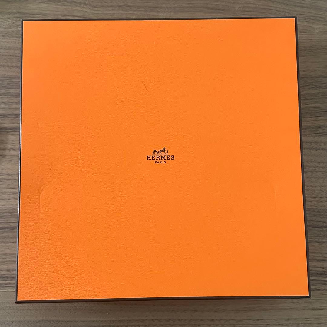 新品未使用　HERMES ディナープレート2枚〈Hデコ〉