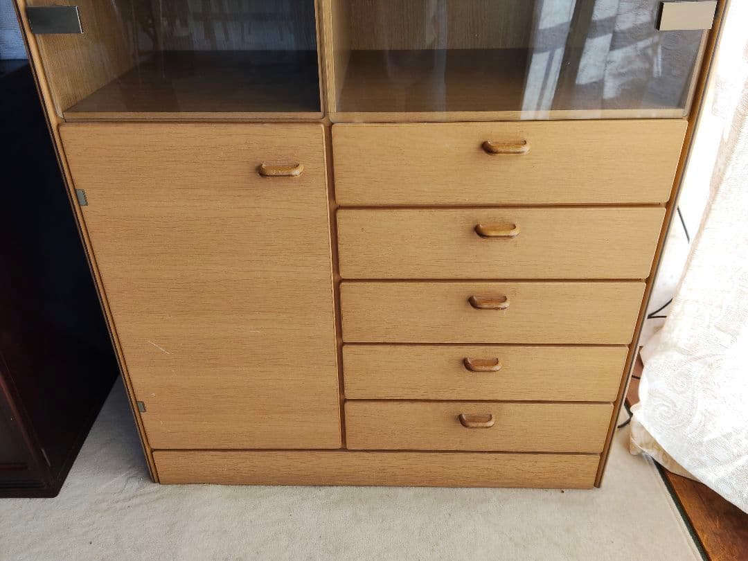 木製食器棚 ガラス扉付き