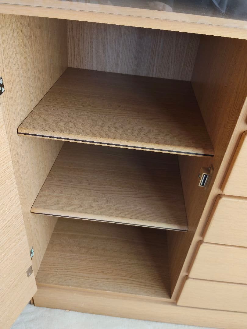 木製食器棚 ガラス扉付き