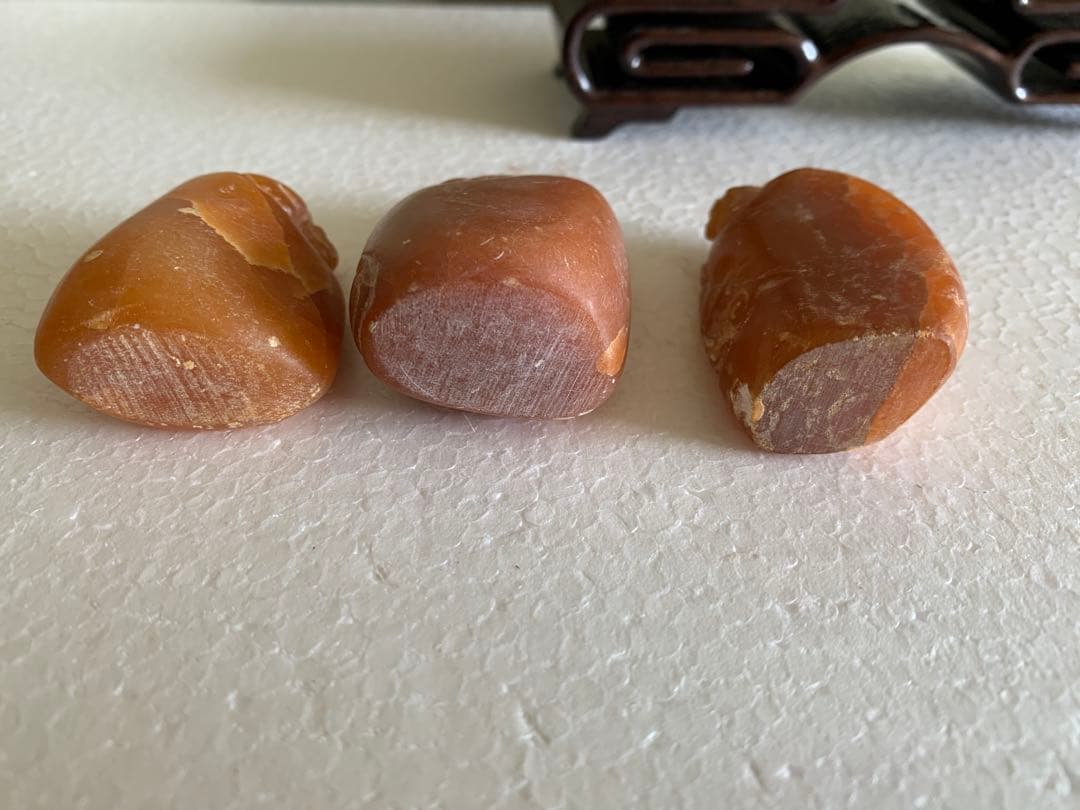 R698」本田黄石印材 神獣彫刻 3点 台座付 印材 - メルカリ