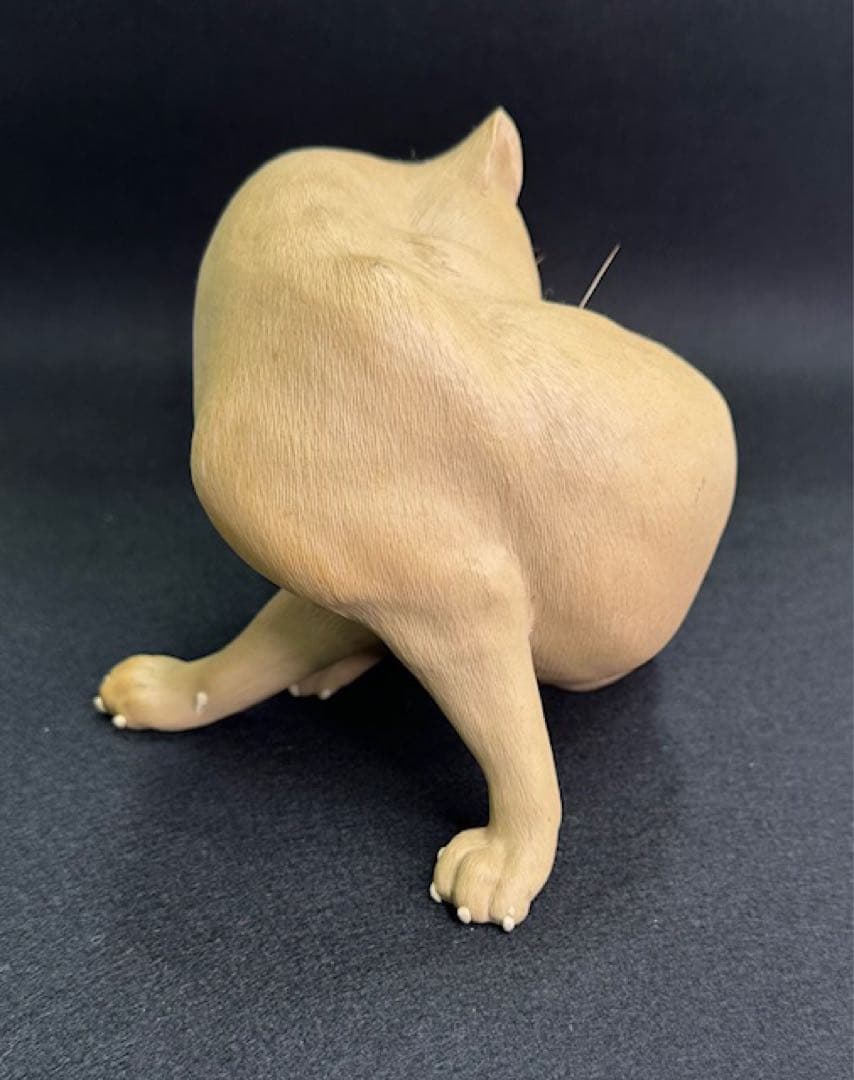 猫の陶器製焼物