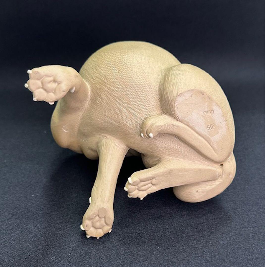 猫の陶器製焼物