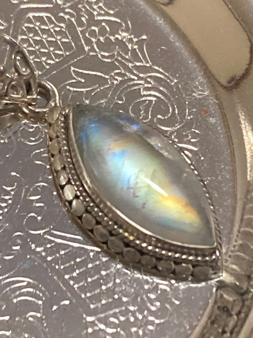 X*n様 【定価5万円】天然 レインボームーンストーン 大粒 ペンダントトップ