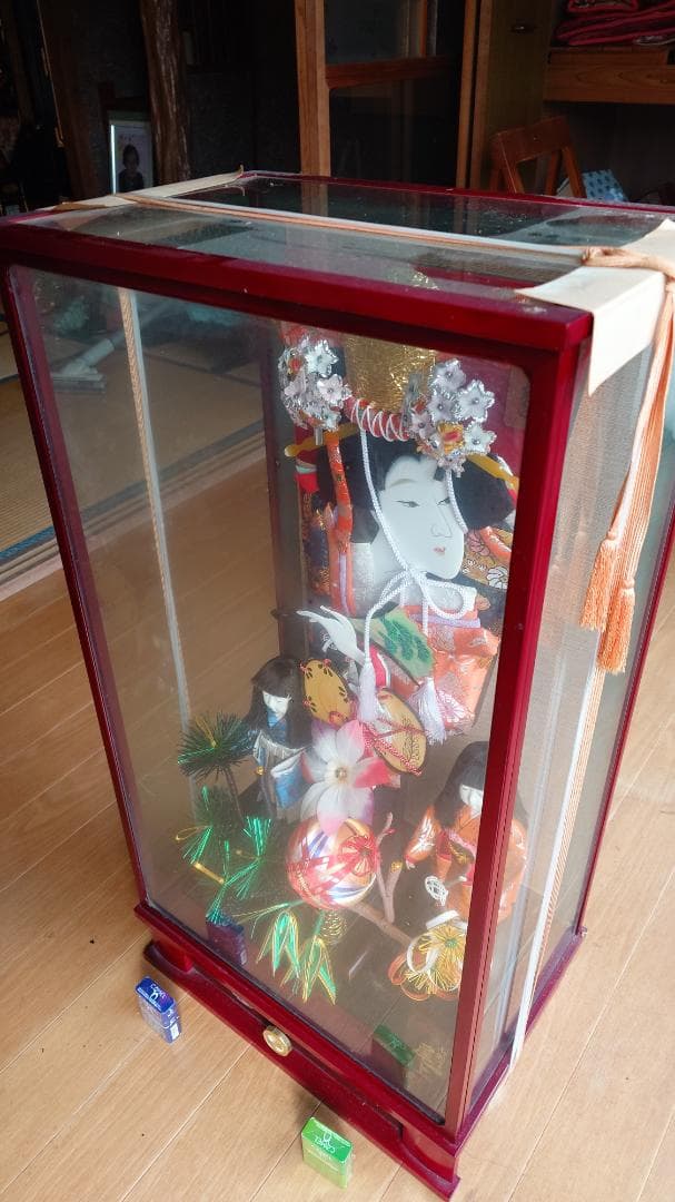 伝統的な羽子板 高さ約50cm