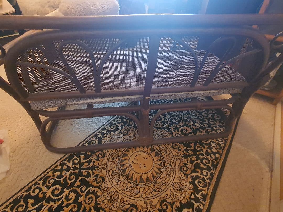 週末大幅値引き！アンティークラタン製 背もたれ付きソファー