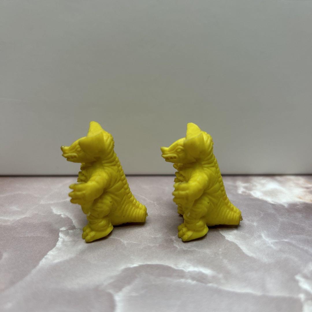 ウルトラ怪獣消しゴム ゴモラ 黄色 2匹 - メルカリ