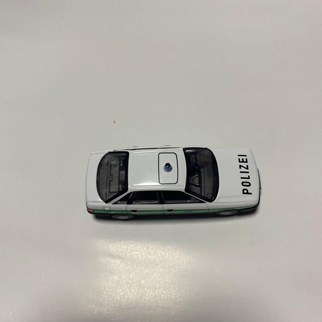 トミカリミテッドヴィンテージネオ　アウディ80 2.0E ポリスカー