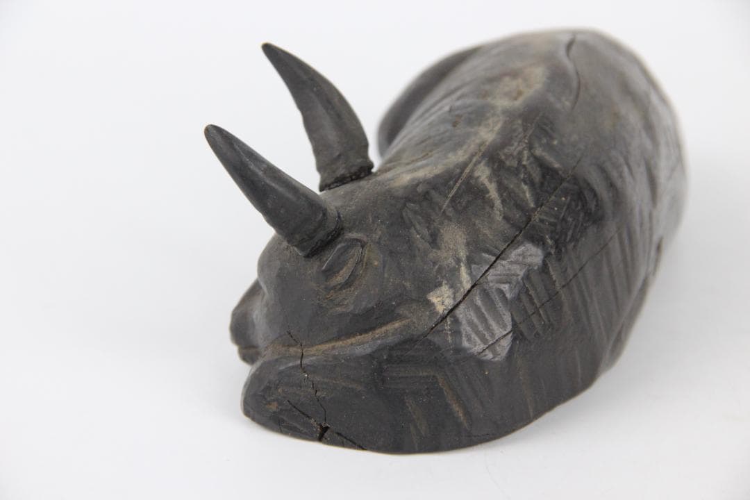 日本 明治時代 木彫 牛 置物 硬木彫刻 FF01-02 - メルカリ