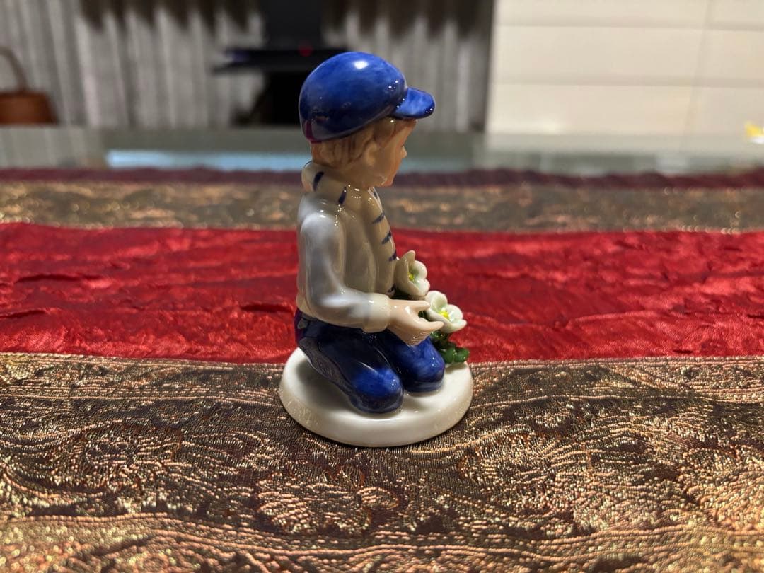 新品　  フィギュリン　2008年　オリバー