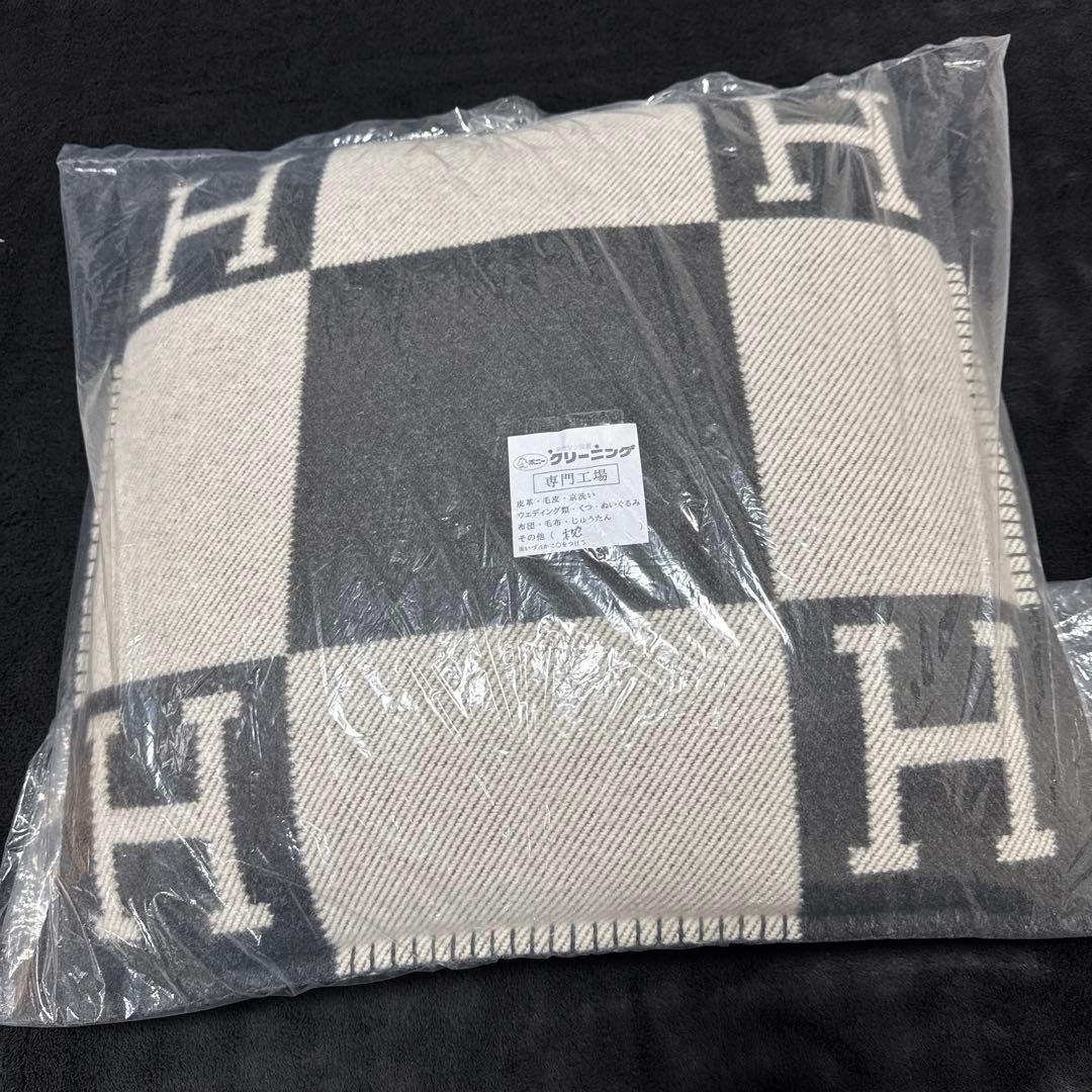 【HERMES】クッション《アヴァロン》PM +毛布セット(nisikawa)