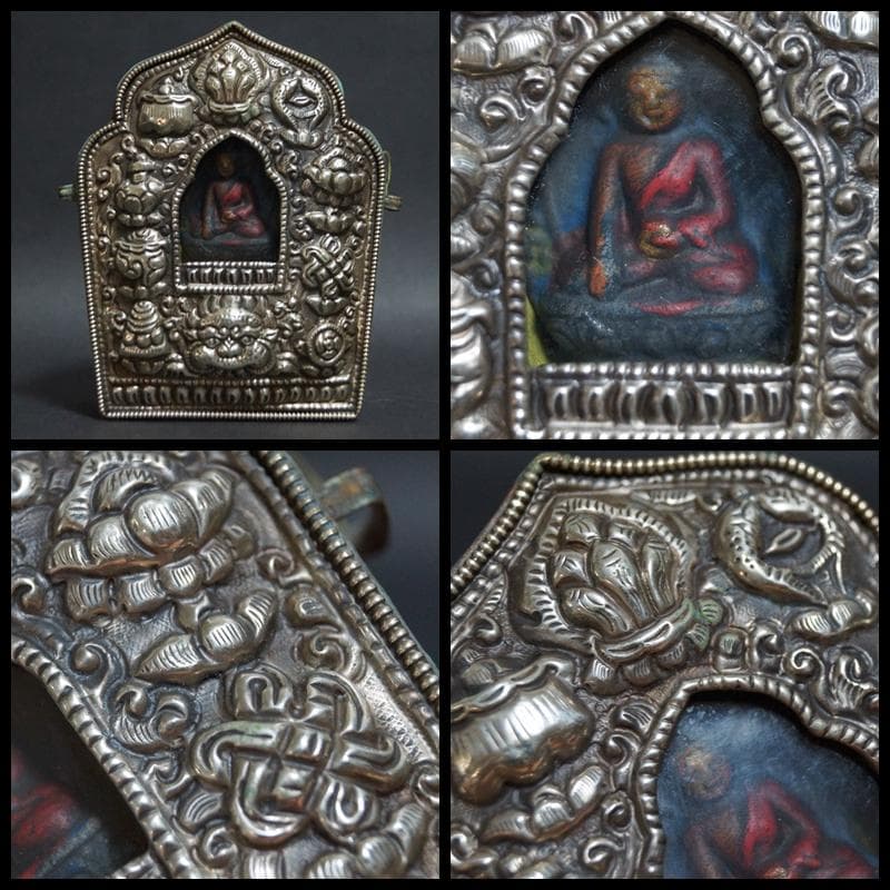 オールドチベット ガウ携帯祭壇『薬師如来』仏像窓銀製装飾手造り打出し装飾密教法具