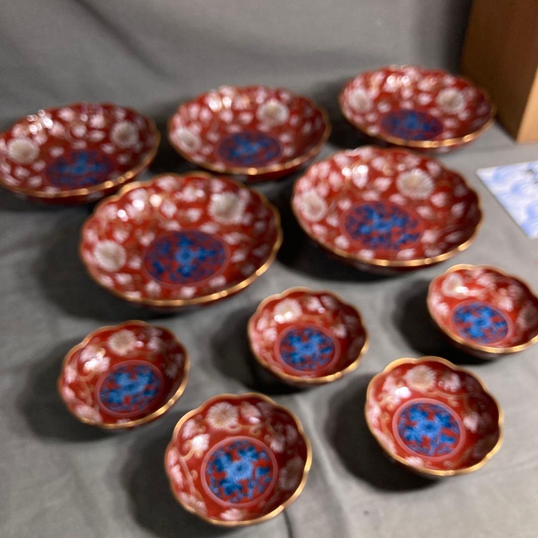 【源右衛門】古伊万里の伝統　日本の銘窯　源右衛門作　赤濃菊唐草文　向付大小十客揃